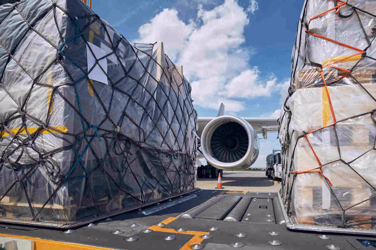 Loading cargo planes